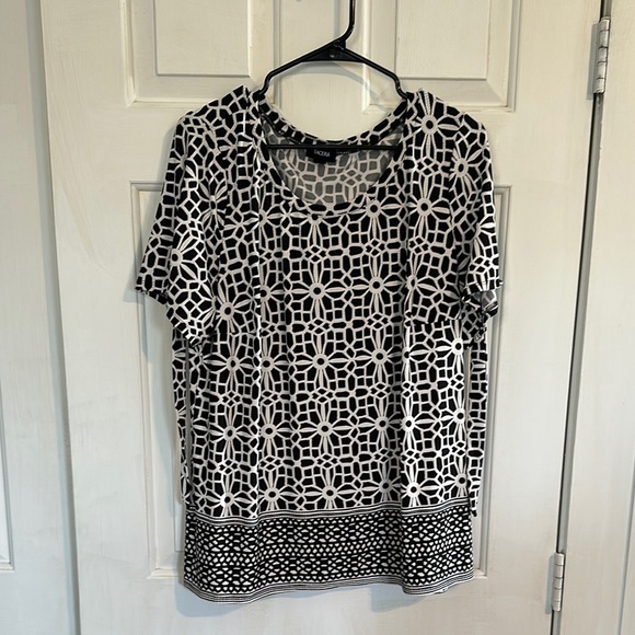 Tacera Black and White Top size 1x - Picture 1 of 3